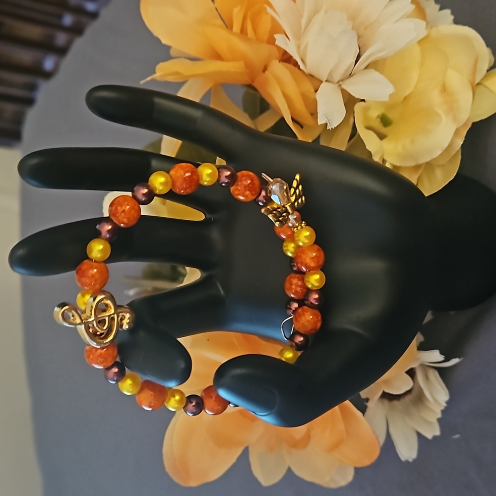 NWOT Music Note Memory Wire Charm Bracelet  -  1039